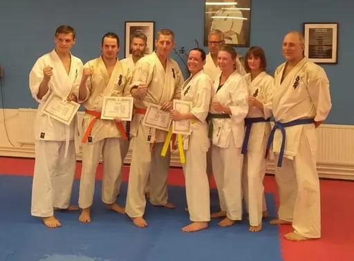 Gradering vid Söråkers Kyokushin karate. Examinator: Shihan Håkan Nygren