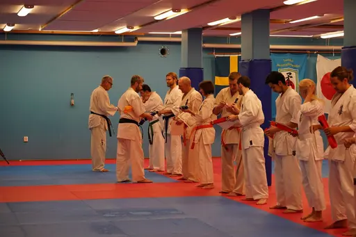 Gradering vid Söråkers Kyokushin karate. Examinator: Shihan Håkan Nygren