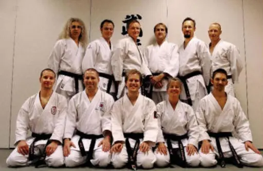 Marlene Norberg (Sundsvalls Budoklubb) och Lena Thelberg (Uppsala ju-jutsuklubb) blir år 2000 Sveriges första kvinnor som erhåller 4 Dan svart bälte i ju-jutsu!