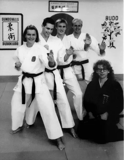 Under 90-talet tilldelades ytterligare trettionio olika dangrader. Detta är SBK:s absoluta storhetstid och vi toppar i Sverige över antalet medlemmar totalt som erhållit dangrader i ju-jutsu.