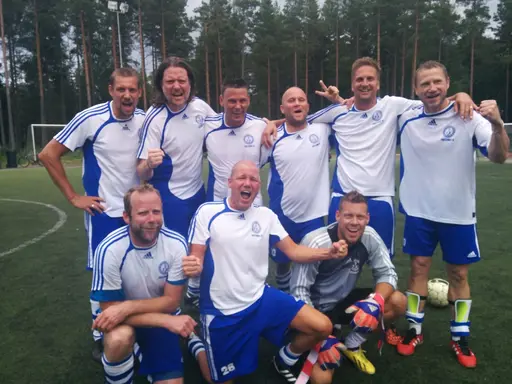 Vinnarna i Team 73 samt pristagarna Stefan Svedberg och Jimmy Eriksson. 
