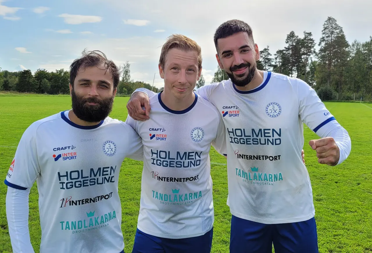 Wais Maihanparast, Micke Andersson och Ahmad Alhamid hittade nätet på Åkernäsparken.