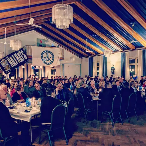 Bilder från veteran- och juniormatcherna under den samt från festkvällen
