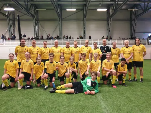 Bilder från veteran- och juniormatcherna under den samt från festkvällen