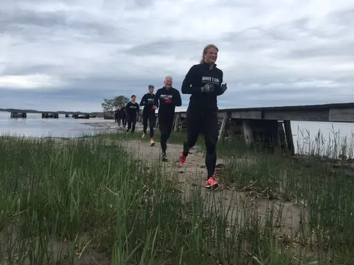Årets första dopp avklarat, och det tackar vi BootCamp Dalarö för!