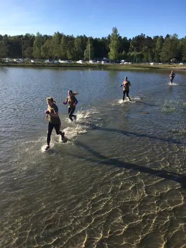 årets första bad!