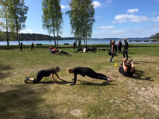 Parträning med ringlekar och amrap