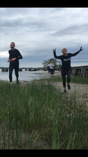 Årets första dopp avklarat, och det tackar vi BootCamp Dalarö för!