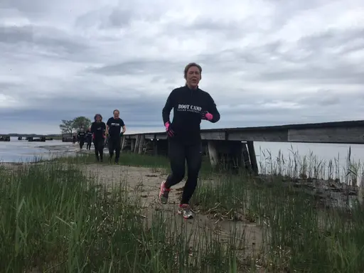 Årets första dopp avklarat, och det tackar vi BootCamp Dalarö för!