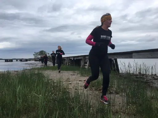 Årets första dopp avklarat, och det tackar vi BootCamp Dalarö för!