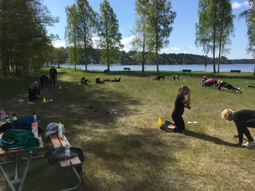 Parträning med ringlekar och amrap