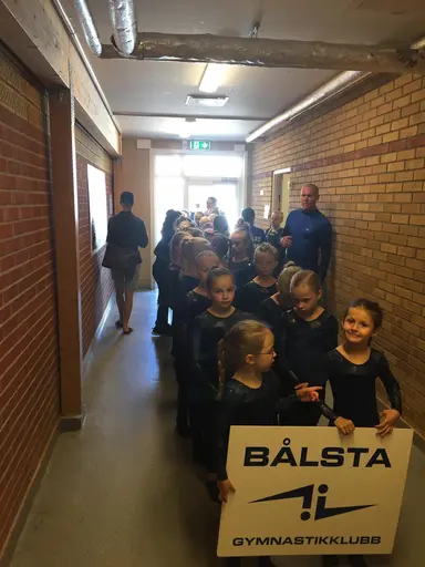 Bas 2, Bas 3, Pojkar Action, Orange (ljus och mörk), Turkos och Rosa på TTC