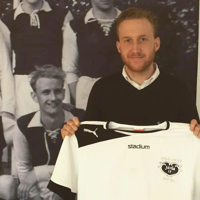 Robin Grandin med Stockholms vackraste fotbollströja!