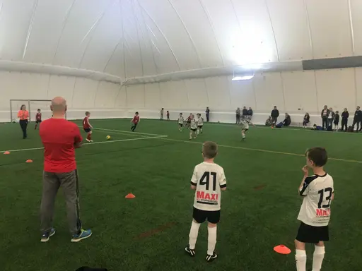 Här ser vi Järla röd som spelade mot Sickla i tältet under lördagsförmiddagen.
