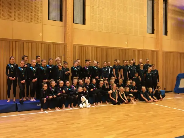 Alla våra gymnaster (8 lag) efter tävlingen.