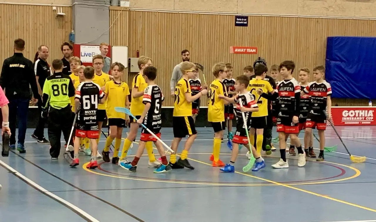 P11 tackar för en bra match