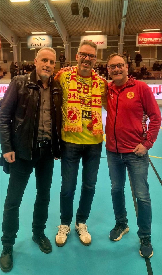 Ordförande Bashkim Berisha tv , Janne Kickert och ungdomsansvarig Janne Nilsson th