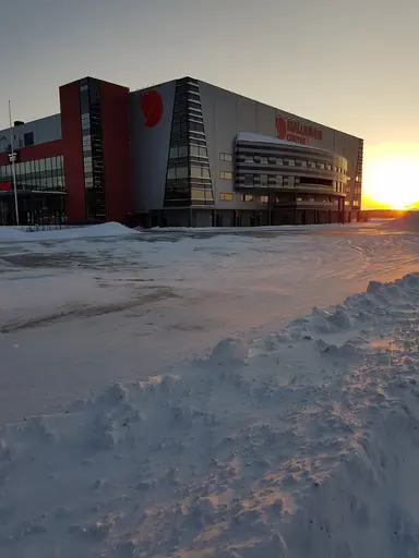 Hamnpromenaden runt Fjällräven Center - Hockeytradition inifrån "Rävlyan" - Hoppbacken mitt i stan redo - Supporterklubben laddar på Elite Hotel