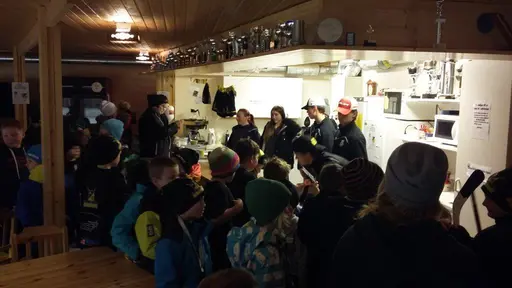 22/12 fick ÅIK:s ungdomar (ett 40-tal) träffa ÅIK:s hockeyambassadörer som spelar i i andra klubbar. I blickpunkten förstås Sebastian Ohlsson Skellefteå AIK:s SHL-lag