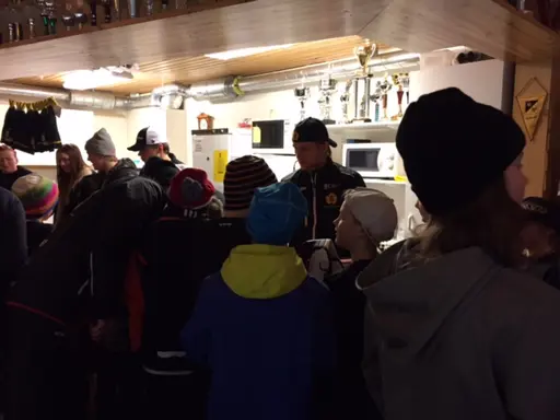 22/12 fick ÅIK:s ungdomar (ett 40-tal) träffa ÅIK:s hockeyambassadörer som spelar i i andra klubbar. I blickpunkten förstås Sebastian Ohlsson Skellefteå AIK:s SHL-lag