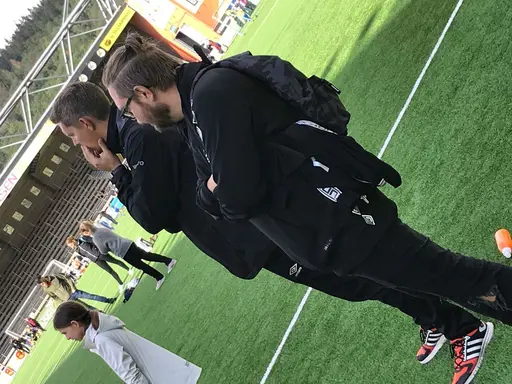 Oroliga tränare och avslappnade Kronängsproffs!!