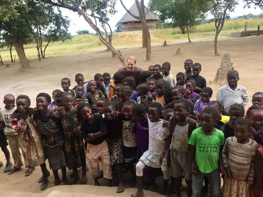 Skolan är bygd med hjälp av organisationen Friends of Chitaba som är Boråsbaserad. Startad av LG Wahl.