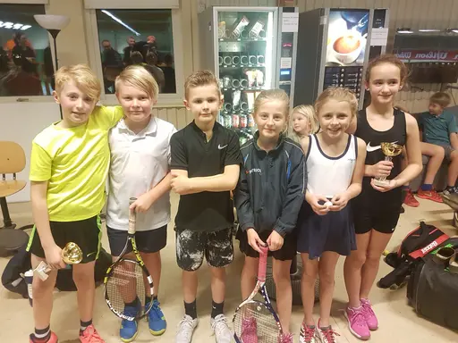  8-årsklassen, 9-årsklassen och finalpar i hokuspokus barn&ungdom.
