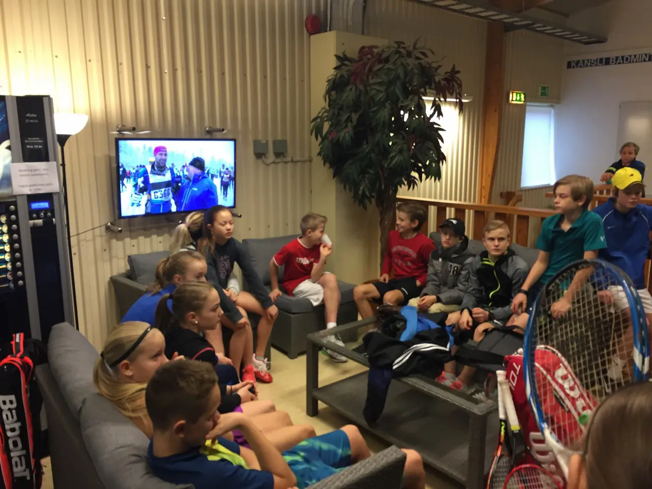 Samling innan första matchen. (För större bild klicka på bilden)