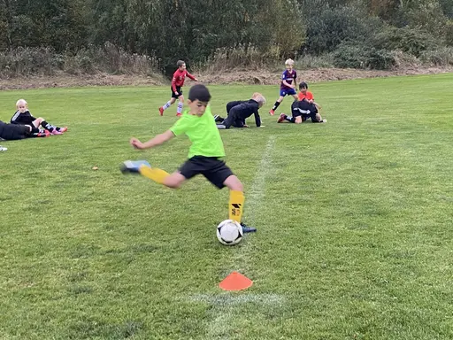 Avslutningslekar med hela gänget höst 2020.