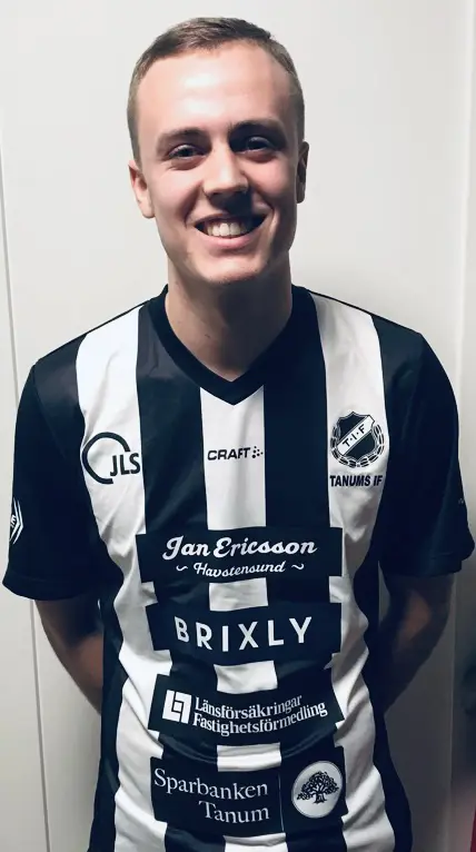Simon Westlund klar för Tanums IF