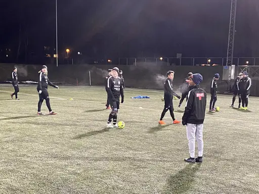 20 spelare och 4 ledare trotsade januarikylan denna kväll.
