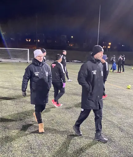 20 spelare och 4 ledare trotsade januarikylan denna kväll.