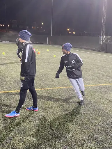 20 spelare och 4 ledare trotsade januarikylan denna kväll.