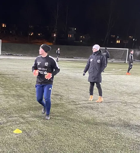20 spelare och 4 ledare trotsade januarikylan denna kväll.