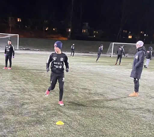 20 spelare och 4 ledare trotsade januarikylan denna kväll.
