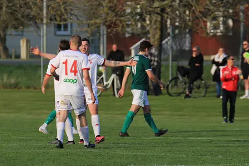 Lite matchbilder från Varnhems IF - Kinne-Vedums IF U