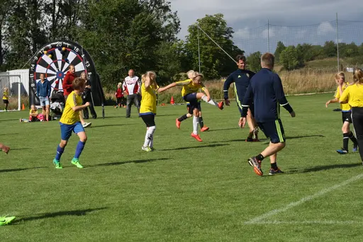 Söndagen avslutades med matcher för alla lagen blandat med "ösregn" och prisutdelning!