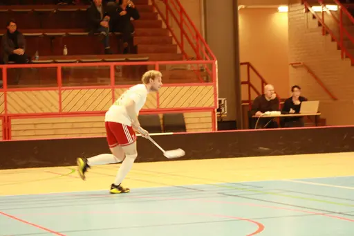 Full fart från första nedsläpp, inte många lag som tvingat hemmalaget ta en timeout