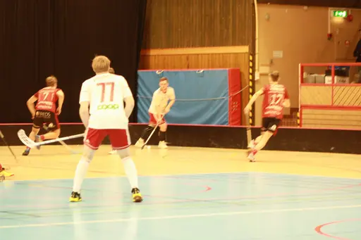 Full fart från första nedsläpp, inte många lag som tvingat hemmalaget ta en timeout