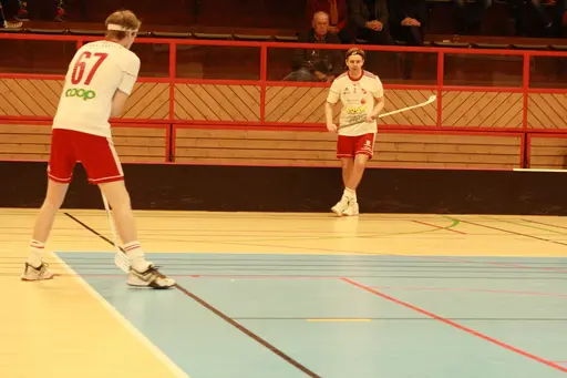 Full fart från första nedsläpp, inte många lag som tvingat hemmalaget ta en timeout