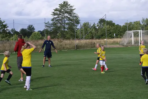 Söndagen avslutades med matcher för alla lagen blandat med "ösregn" och prisutdelning!