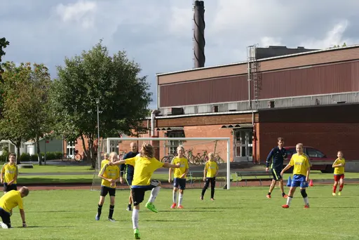 Söndagen avslutades med matcher för alla lagen blandat med "ösregn" och prisutdelning!