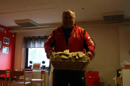 Pigga och alerta börjar vi med uppvärmning!