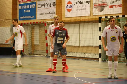 Lite bilder signerade Fatma Gutic