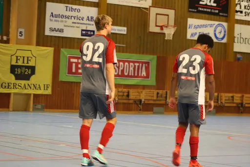 Lite matchbilder signerade Enis, Alush, Anton och säkert nån mer som fotade........