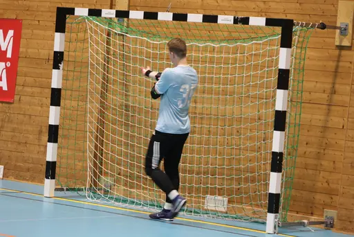 2 lag i olika grupper, drygt 20 spelare och 13 pinnar på 6 matcher!