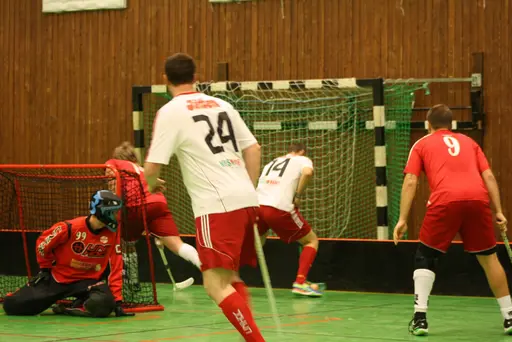 Kul match mellan 2 duktiga lag, Varnhems kilarna fick jobba i uppförsbacke men vände i tredje perioden och vann!