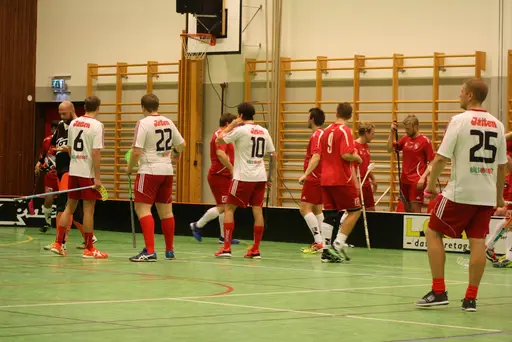 Kul match mellan 2 duktiga lag, Varnhems kilarna fick jobba i uppförsbacke men vände i tredje perioden och vann!