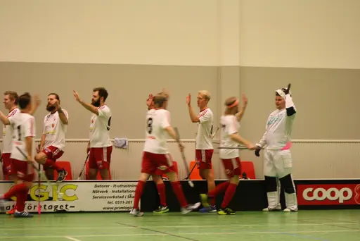 Lite blandade matchbilder och de var en match helt i publikens match........