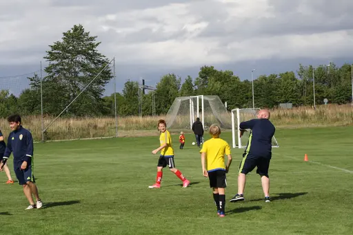 Söndagen avslutades med matcher för alla lagen blandat med "ösregn" och prisutdelning!